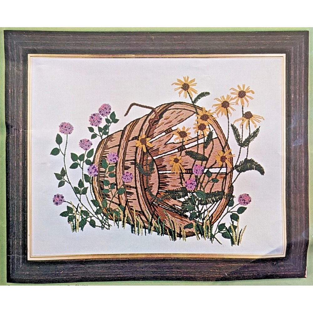 Vintage Wildflower Crewel Wall‎ Panel Kit Rustic Barrel Floral Design 26x32" NEW